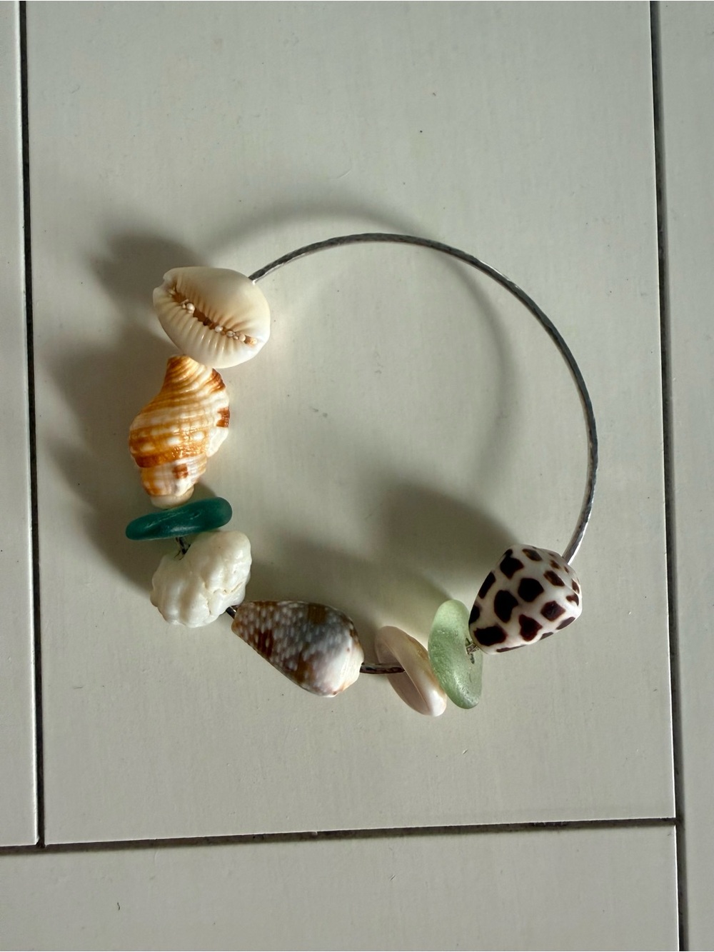 Hawaiian sea shell bangle bracelet